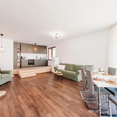 Πανσιόν Pavlina *