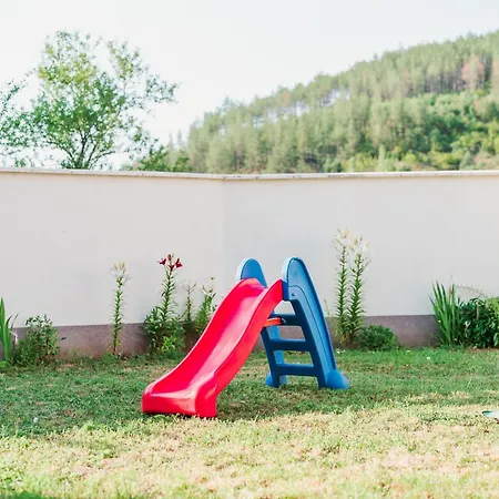 Πανσιόν Pavlina Tsarvishte